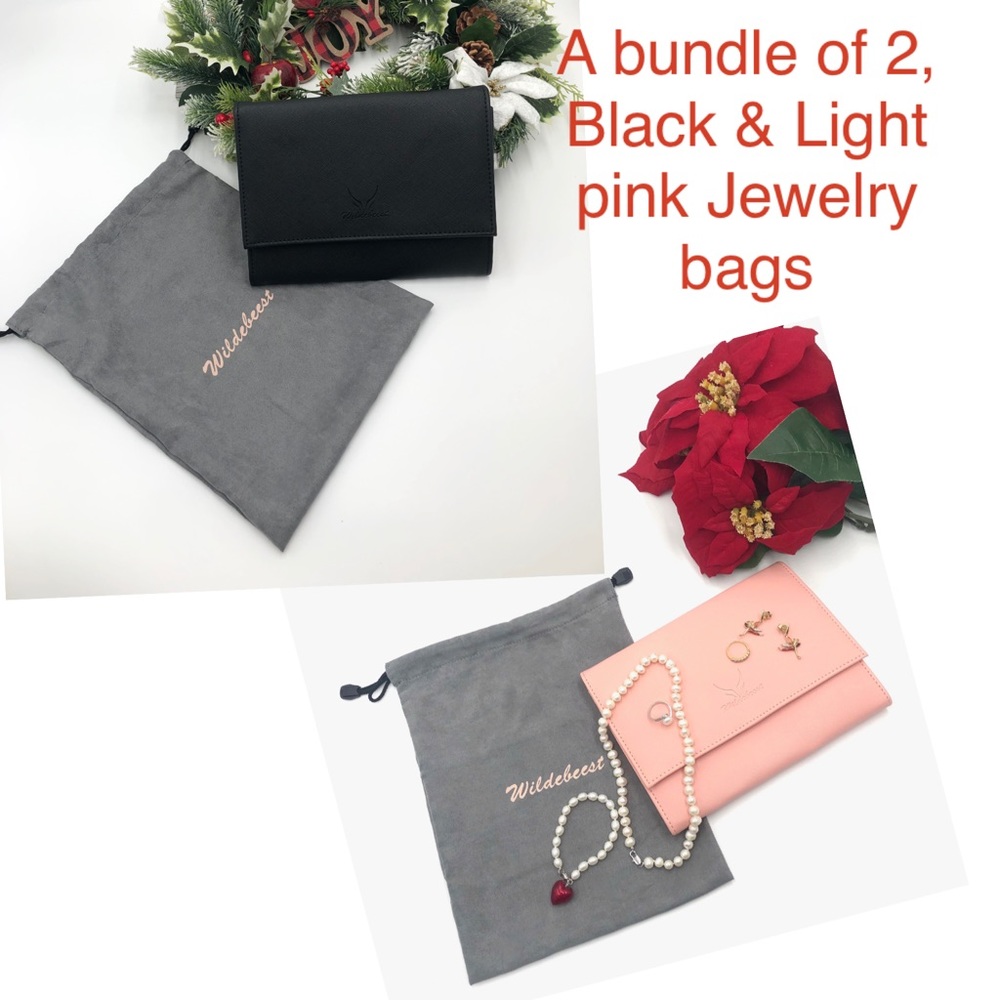 A bundle of 2,Jewelry organizer bags Jewelry rolls